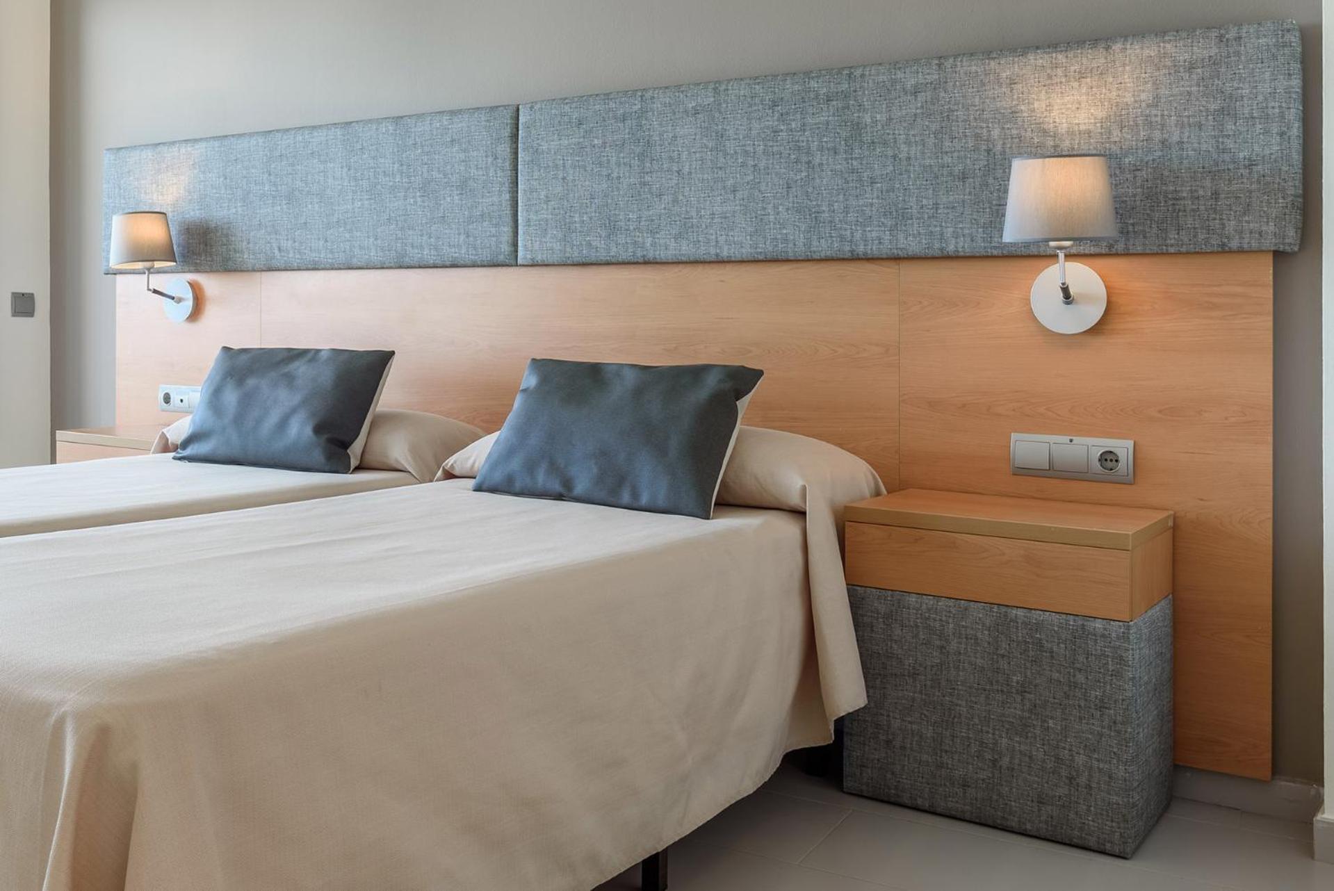 Fergus Cap Roig Hotel L'Ampolla Ngoại thất bức ảnh